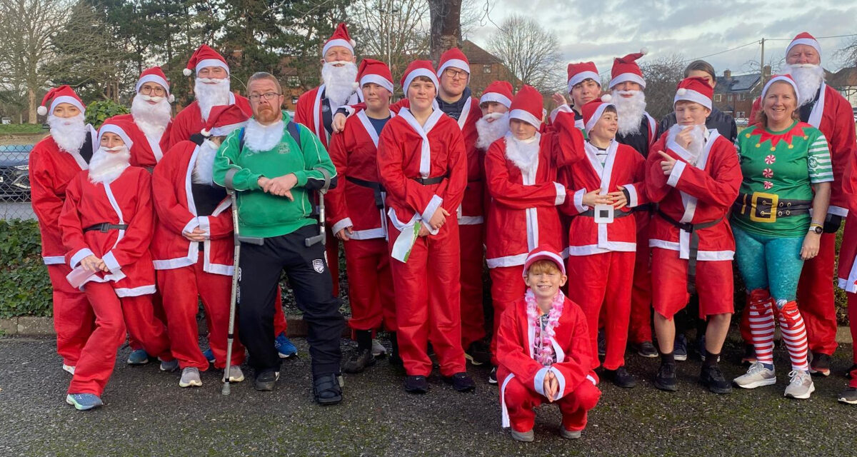 U14s join in on Totton’s famous Santa Run
